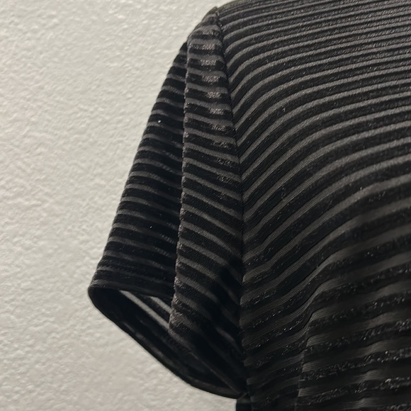 Calvin Klein NWT black velvet stripe top - Picture 4 of 10